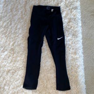 NIKE: cropped leggings size xs